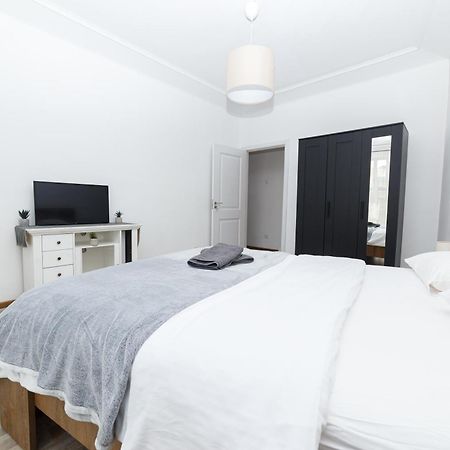 Color Apartments Blanari Street Bükreş Dış mekan fotoğraf
