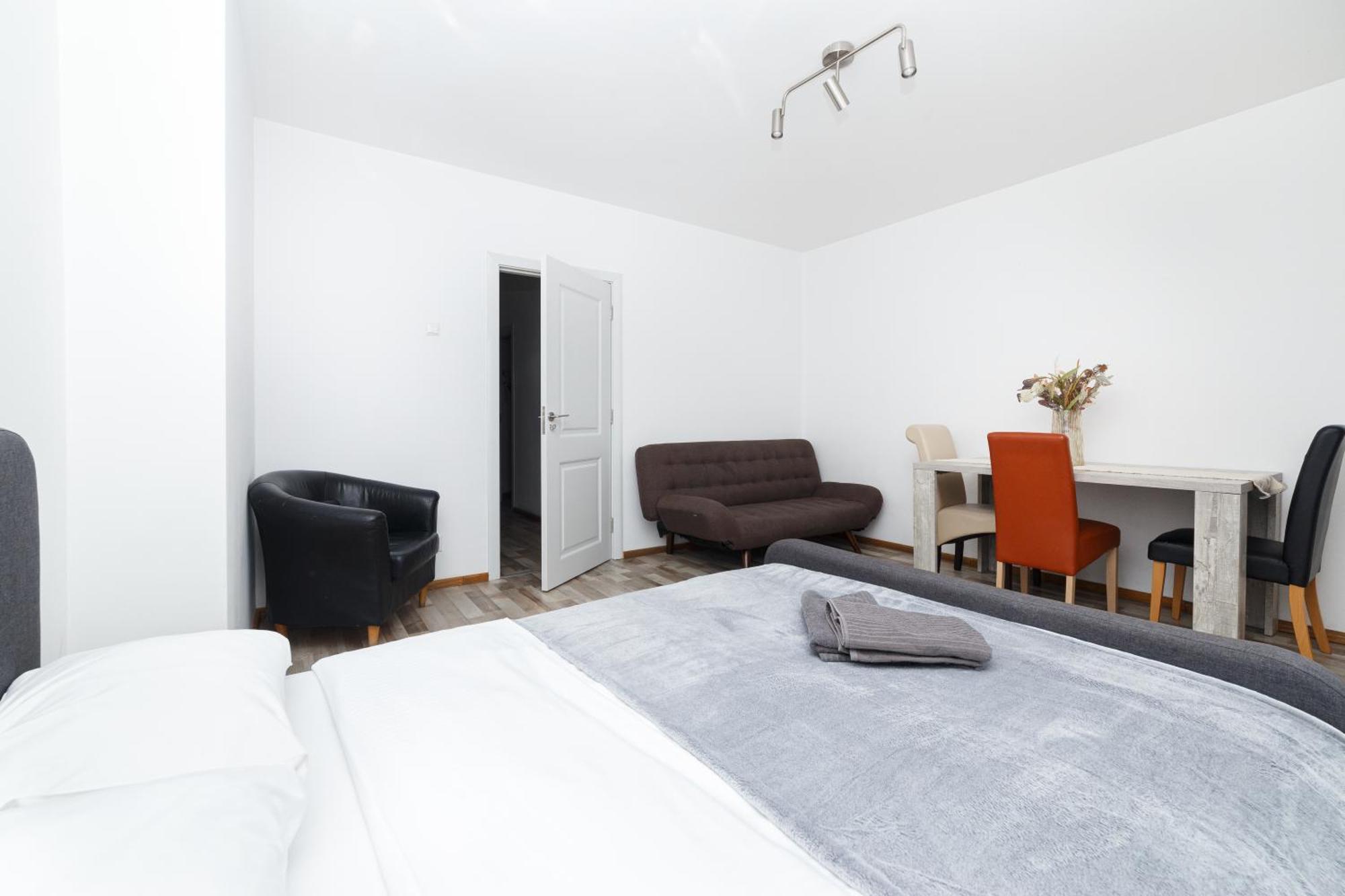 Color Apartments Blanari Street Bükreş Dış mekan fotoğraf