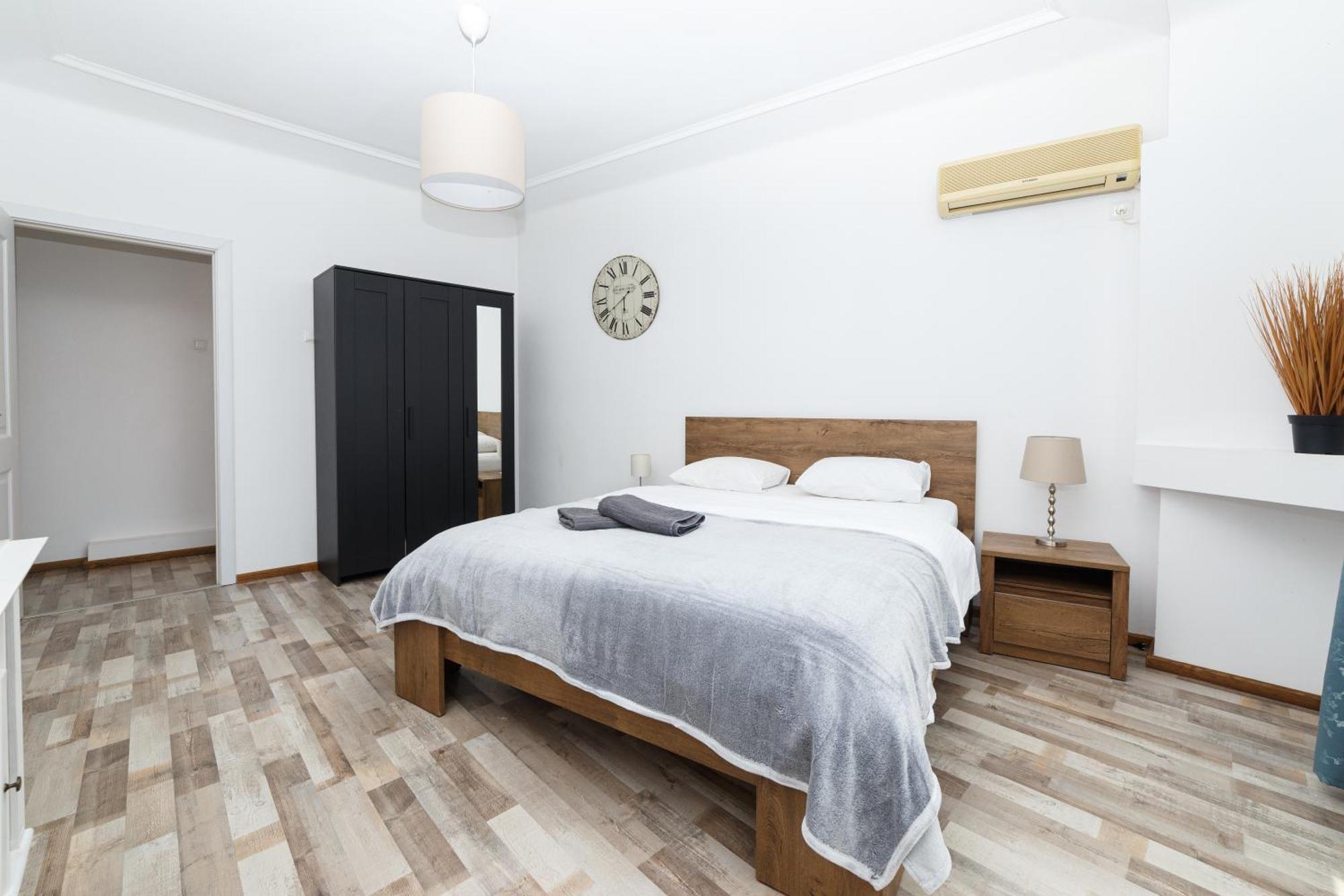 Color Apartments Blanari Street Bükreş Dış mekan fotoğraf
